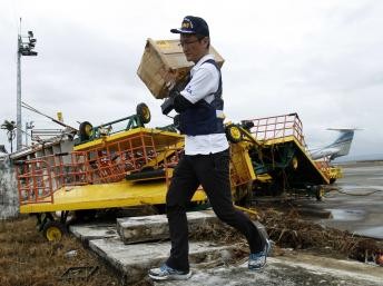 Les premières aides vietnamiennes arrivées à Manille